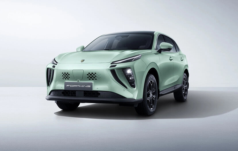 Forthing Green 20° Left Front 1